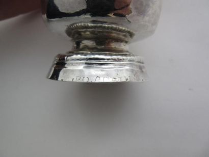 Timbale en argent. Modèle uni mouluré de...