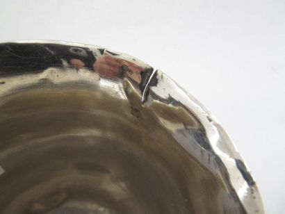 Timbale en argent. Modèle uni mouluré de...