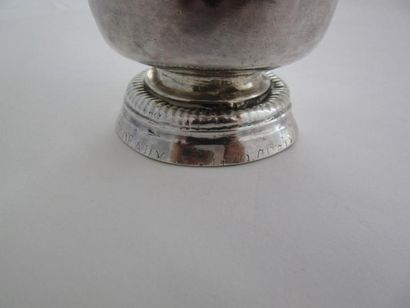 Timbale en argent. Modèle uni mouluré de...