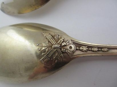 Couvert à salade en argent et argent doré....