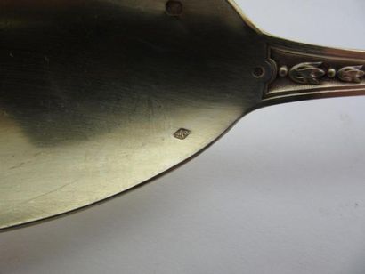 Couvert à salade en argent et argent doré....