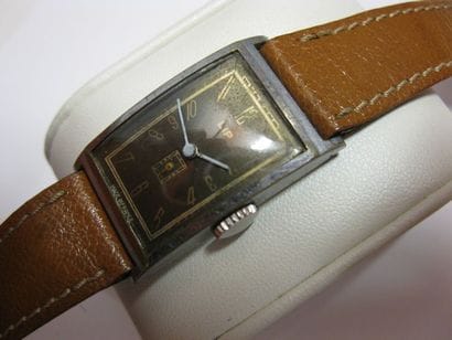 LIP Vers 1940
Montre bracelet en métal rhodié,...