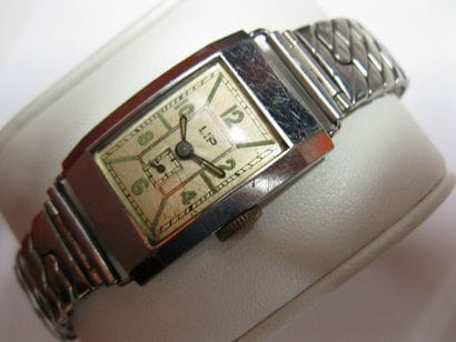 LIP Vers 1940
Montre bracelet en métal rhodié,...