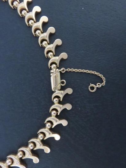 Collier années 40 or jaune 750 millièmes,...