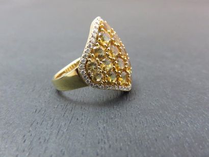 Bague or 750 millièmes sertie de 23 citrines...