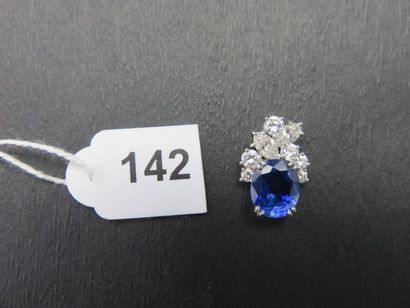 MAUBOUSSIN
Pendentif or gris 750 millièmes...