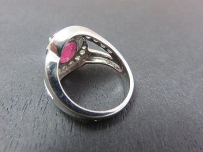 Bague tourbillon or gris 750 millièmes ornée...