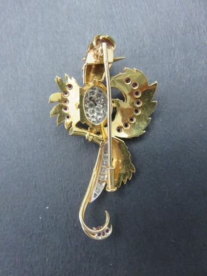 Broche or jaune 750 millièmes et platine...