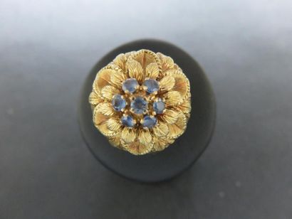 Bague dôme au décor de feuillage mat et brillant,...