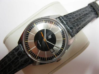 LIP vers 1975
Montre bracelet en métal chromé,...