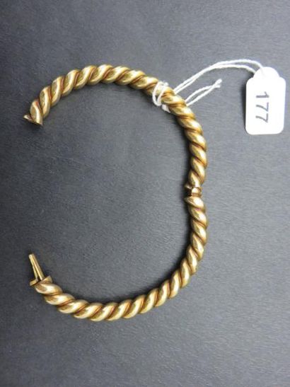 Bracelet or jaune 750 millièmes ouvrant au...