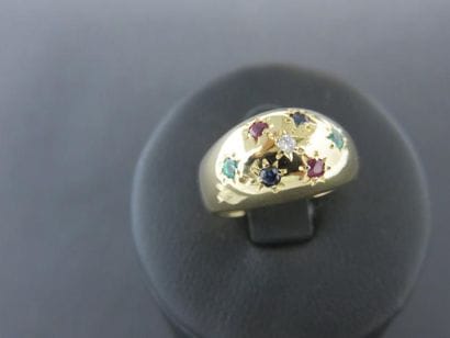 Bague jonc or jaune 750 millièmes ornée d'un...