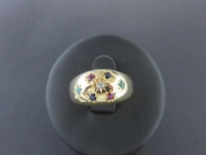 Bague jonc or jaune 750 millièmes ornée d'un...