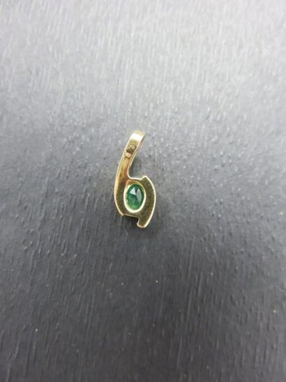 Pendentif en or jaune 750 millièmes orné...