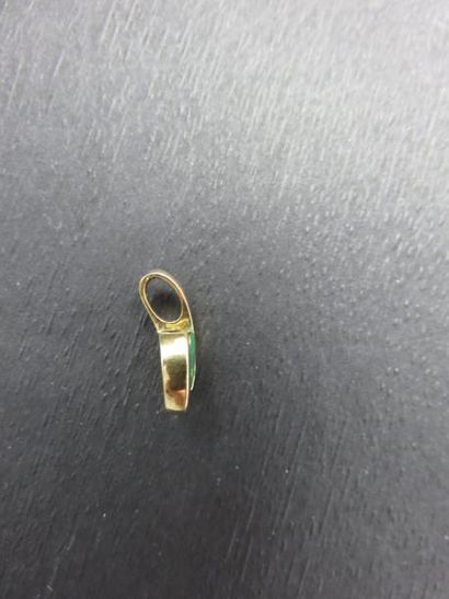Pendentif en or jaune 750 millièmes orné...