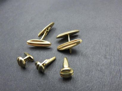 Paire de boutons de manchettes et trois boutons...