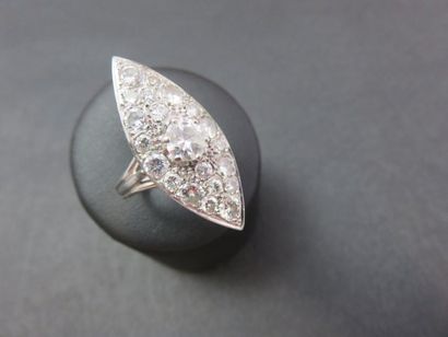 Bague marquise, or gris 750 millièmes et...