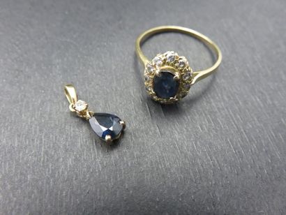 Bague or jaune 750 millièmes composée d'un...