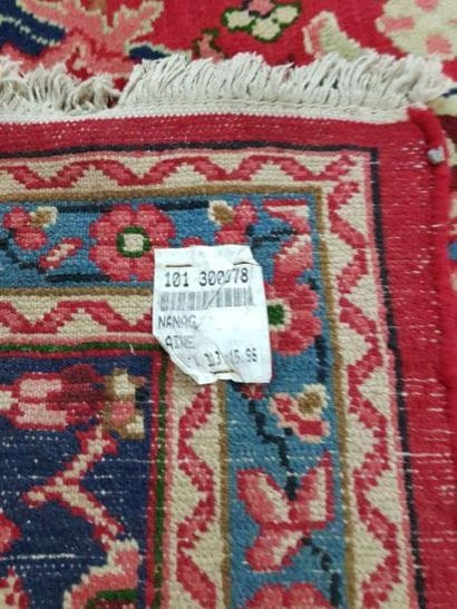Tapis d'Iran NANAJ en laine points noués...
