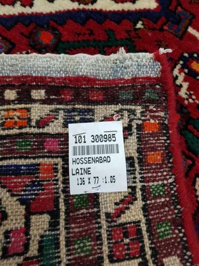 Tapis d'Iran HOSSENABAD en laine points noués...