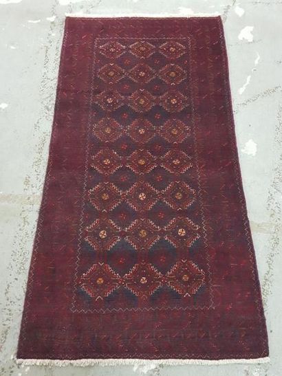 Tapis d'Iran BELOUTCH en laine points noués...