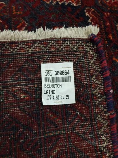 Tapis d'Iran BELOUTCH en laine points noués...