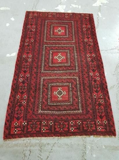 Tapis d'Iran BELOUTCH en laine points noués...