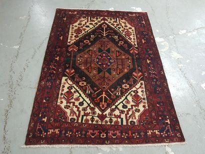 Tapis d'Iran NAHAVAND en laine points noués...