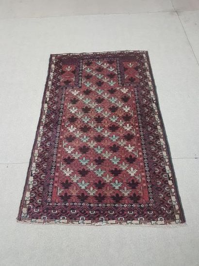 Tapis d'Iran BELOUTCH en laine points noués...