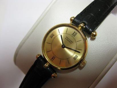 VAN CLEEF & ARPELS - « La collection »
Montre...