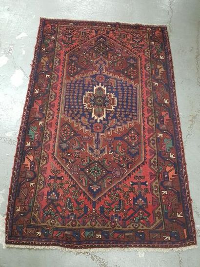 Tapis d'Iran KHAMSEH en laine points noués...