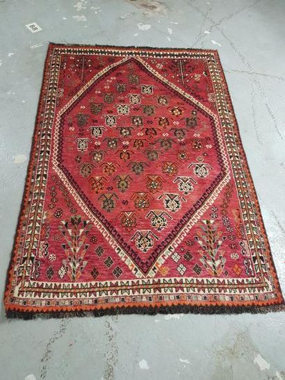 Tapis d'Iran CHIRAZ en laine points noués...