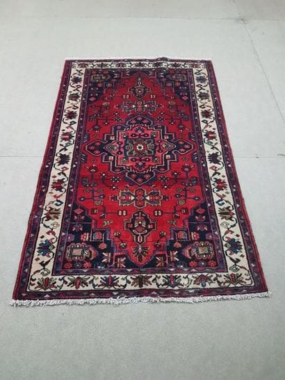 Tapis d'Iran GOLTAPEH en laine points noués...