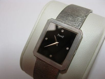 PIAGET
Belle montre en or gris 750 millièmes,...