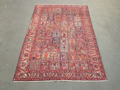 Tapis d'Iran BAKTHIAR en laine points noués...