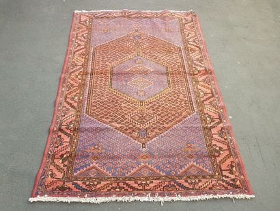 Tapis d'Iran KHAMSEH en laine points noués...
