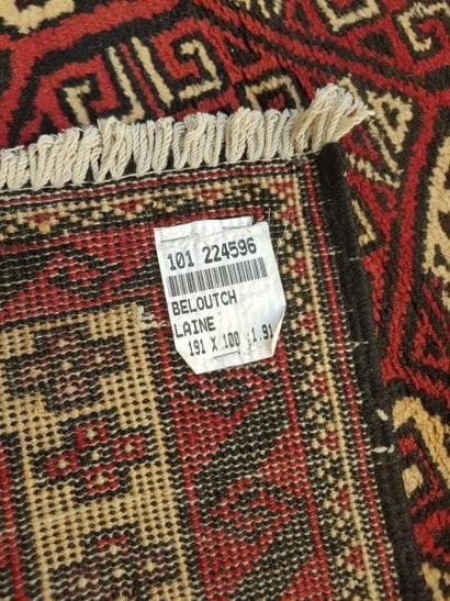 Tapis d'Iran BELOUTCH en laine points noués...