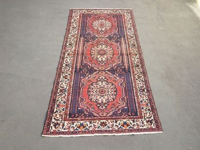Tapis d'Iran FERADOMBEH en laine points noués...