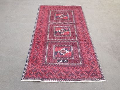 Tapis d'Iran BELOUTCH en laine points noués...