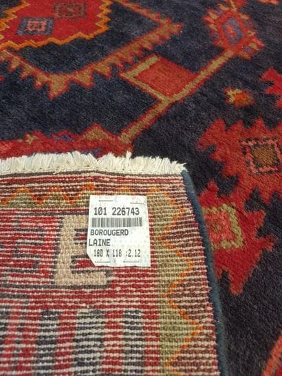 Tapis d'Iran BOROUGERD en laine points noués...