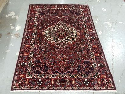Tapis d'Iran BAKTHIAR en laine points noués...