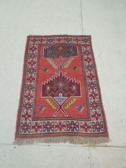 Tapis d'Iran KORDY en laine points noués...
