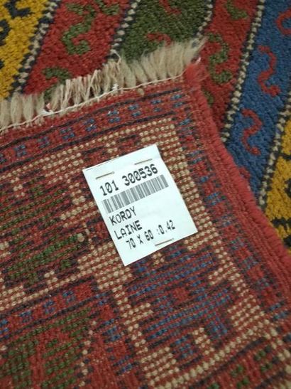 Tapis d'Iran KORDY en laine points noués...