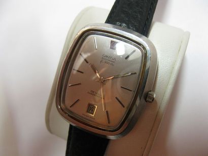 OMEGA
Montre bracelet électronic F 300, collection...