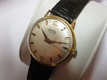 Montre bracelet d'homme de marque 