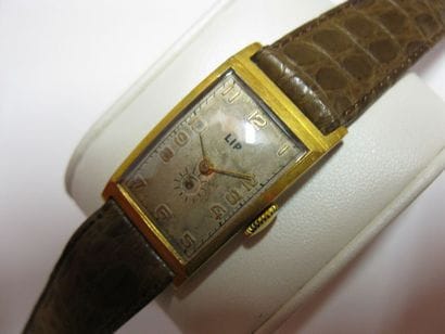 LIP T 18
Montre bracelet en plaqué or de...