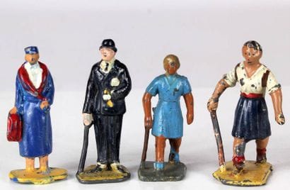 Ensemble de quatre personnages en plomb....