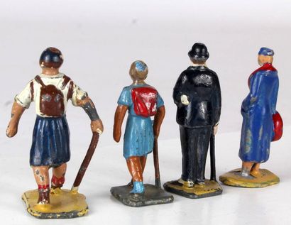 Ensemble de quatre personnages en plomb....