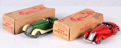 W BRITAINS
Deux voitures cabriolet 