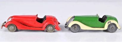 W BRITAINS
Deux voitures cabriolet 